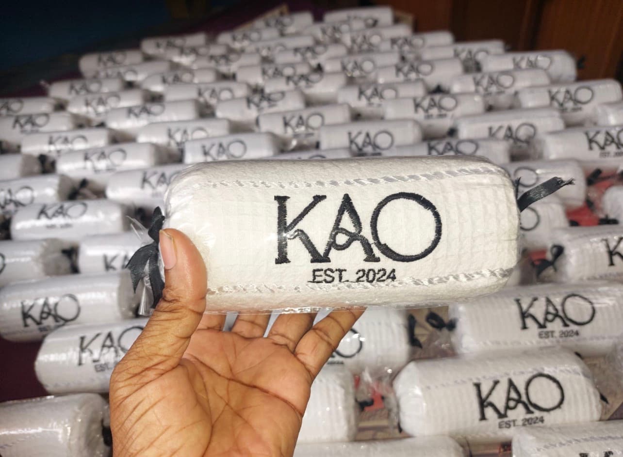 KAO Embroidered towels